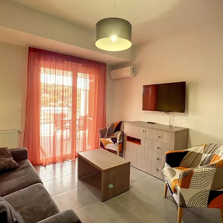 Bel F2 Climatisé, Terrasse, Parking, à 50m Des Thermes De Lamalou-les-bains, Animaux Acceptés - Fr-1-451-193