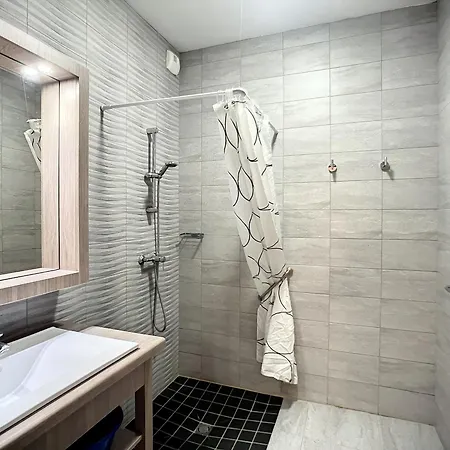 Appartamento Bel F2 Climatisé, Terrasse, Parking, à 50m Des Thermes De Lamalou-les-bains, Animaux Acceptés - Fr-1-451-193 Lamalou-les-Bains