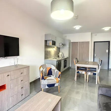 Bel F2 Climatise, Terrasse, Parking, A 50m Des Thermes De Lamalou-les-bains, Animaux Acceptes - Fr-1-451-193