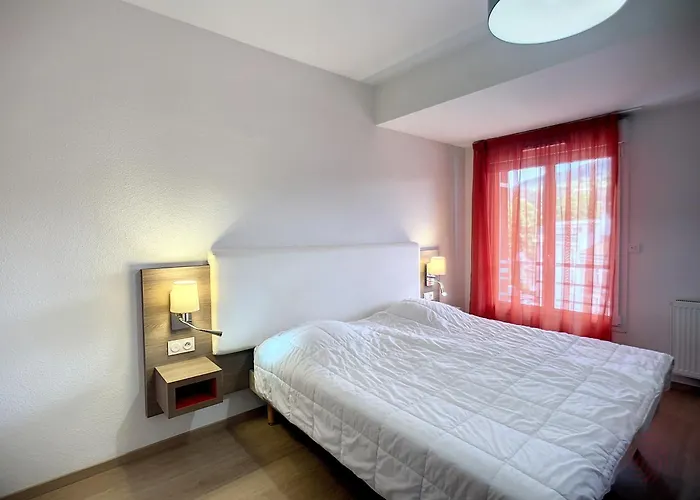 Apartment Bel F2 Climatise, Terrasse, Parking, A 50m Des Thermes De Lamalou-les-bains, Animaux Acceptes - Fr-1-451-193